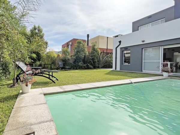 Casa en venta en Casas de Santa Maria, Villanueva