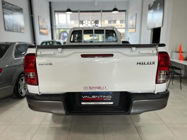 TOYOTA HILUX 4x2 CABINA SIMPLE - Imagen 5