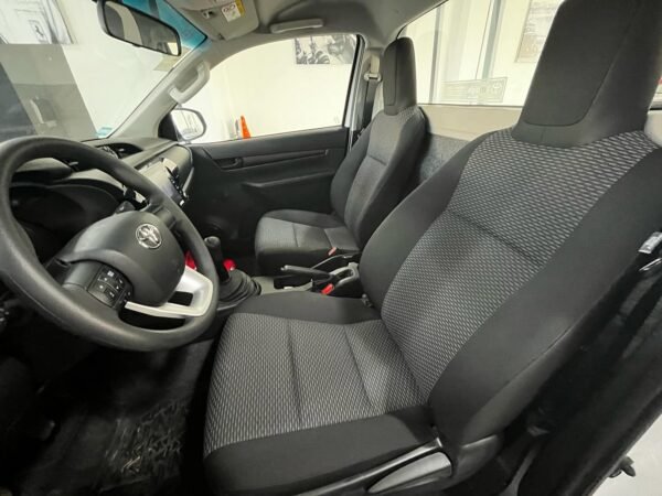 TOYOTA HILUX 4x2 CABINA SIMPLE - Imagen 7