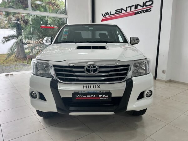 TOYOTA HILUX SRV 4x2 MT - Imagen 2