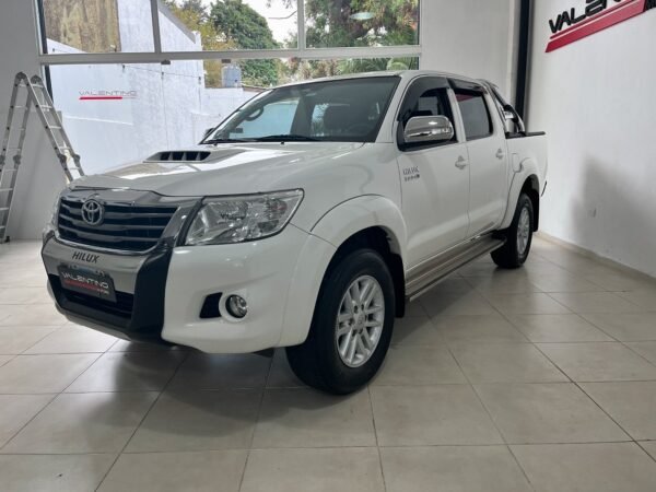 TOYOTA HILUX SRV 4x2 MT - Imagen 3