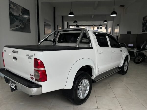 TOYOTA HILUX SRV 4x2 MT - Imagen 5