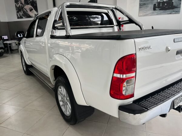 TOYOTA HILUX SRV 4x2 MT - Imagen 4