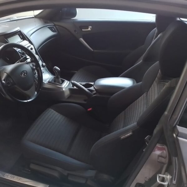 Hyundai Genesis 2.0 T - Imagen 3