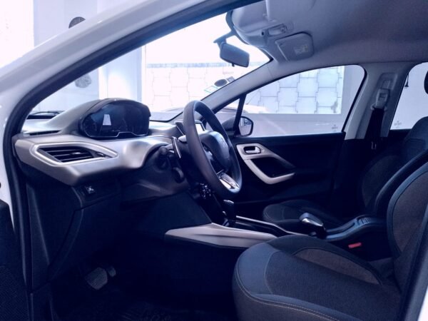 Peugeot 2008 caja automática. Segundo dueño, 77.000 km - Imagen 3