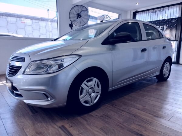 Chevrolet Onix Joy - Imagen 11