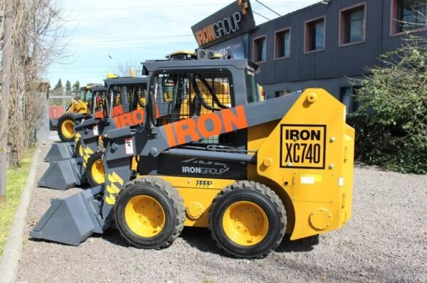 Minicargador IRON XC740 - Imagen 2