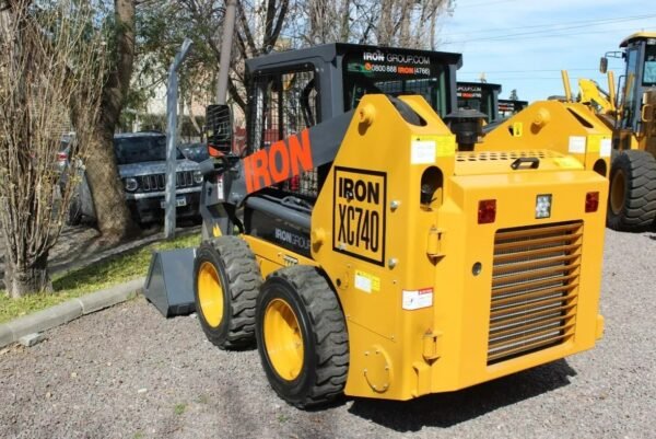 Minicargador IRON XC740 - Imagen 3