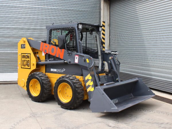 Minicargador IRON XC740 - Imagen 6