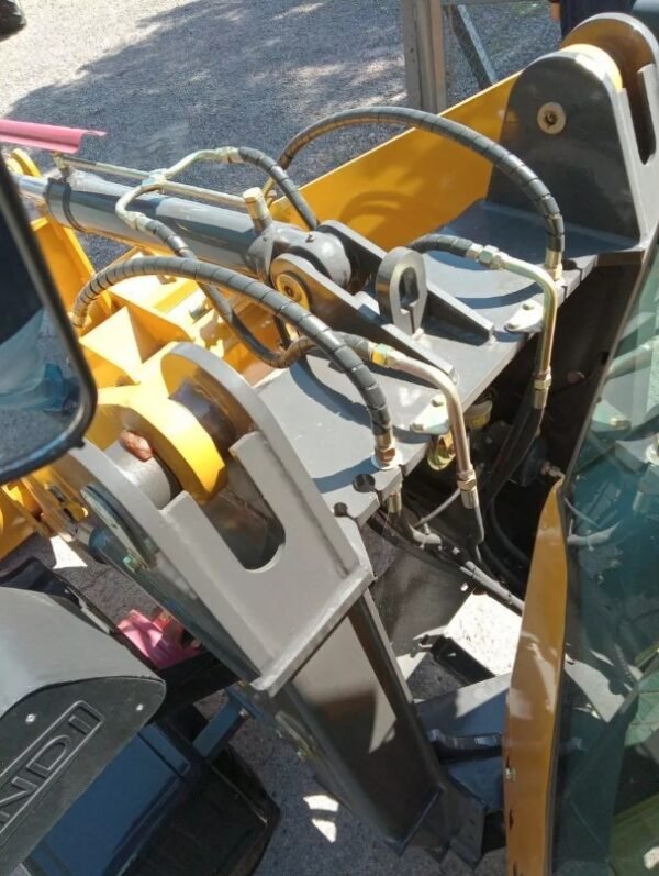 Cargador frontal IRON 932S - Imagen 4