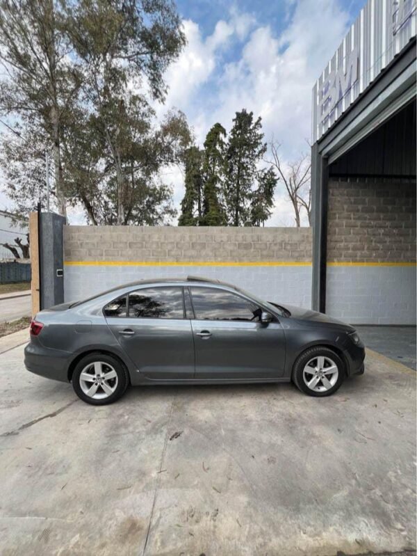 VW Vento 1.4tsi - Imagen 6