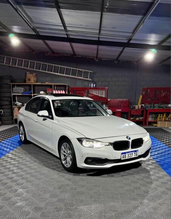 BMW 320I