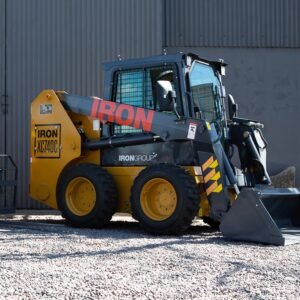 Minicargador IRON XC740C