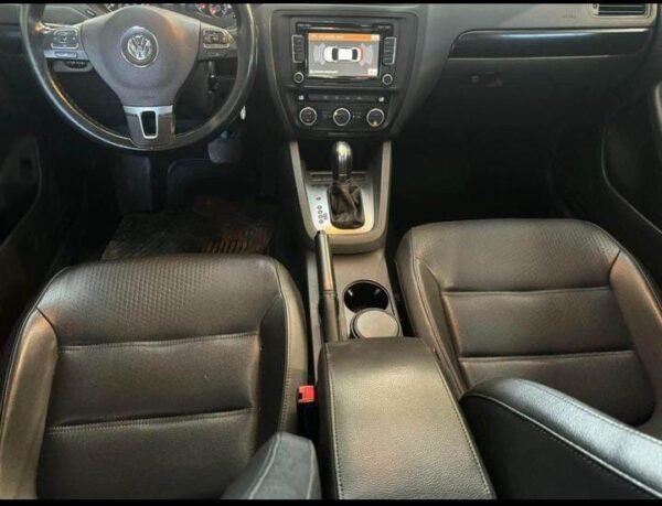 VW VENTO 2.5 LUXURY - Imagen 9