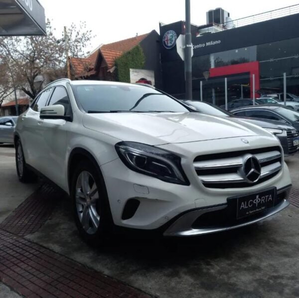 MERCEDES BENZ CLASE GLA 200 URBAN - Imagen 3