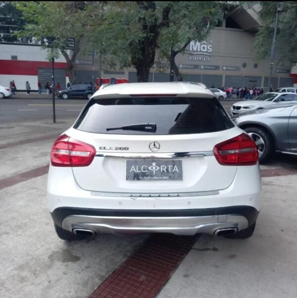 MERCEDES BENZ CLASE GLA 200 URBAN - Imagen 5