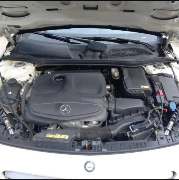 MERCEDES BENZ CLASE GLA 200 URBAN - Imagen 6