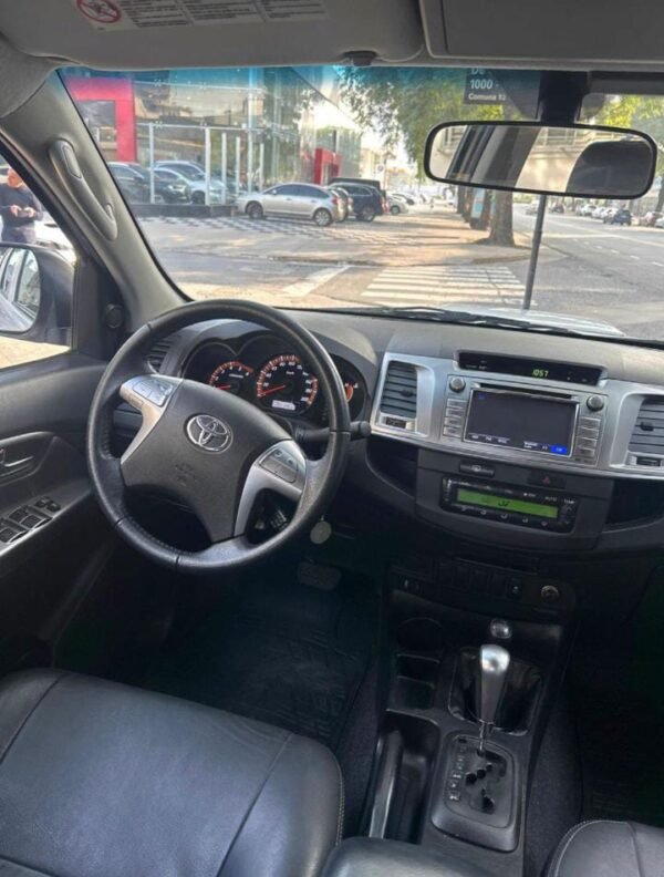 TOYOTA HILUX DC SRX - Imagen 6