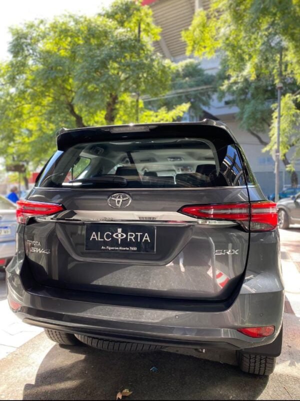 TOYOTA SW4 2.8 SRX 0KM - Imagen 5
