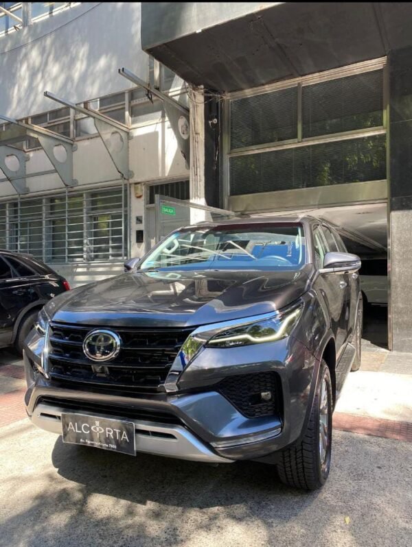 TOYOTA SW4 2.8 SRX 0KM - Imagen 3