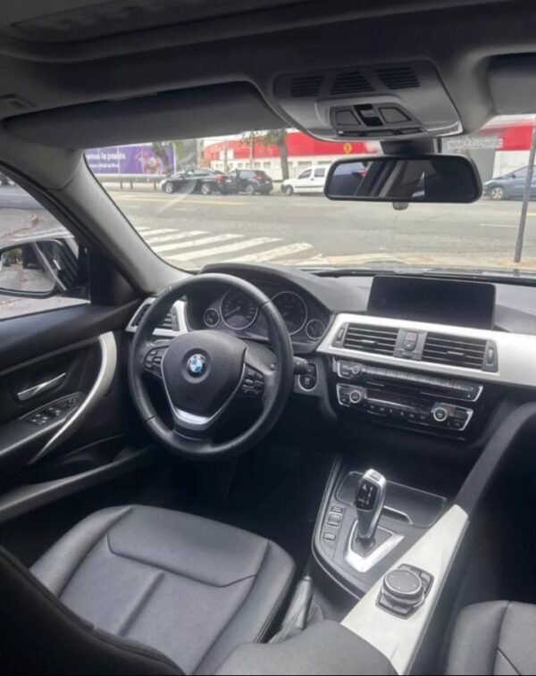 BMW 320 - Imagen 4