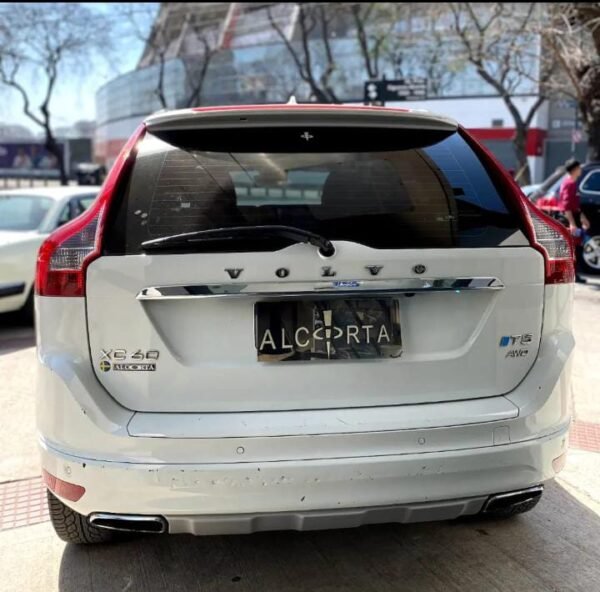 VOLVO XC60 MOMENTUM 2.0 T5 AWD - Imagen 5