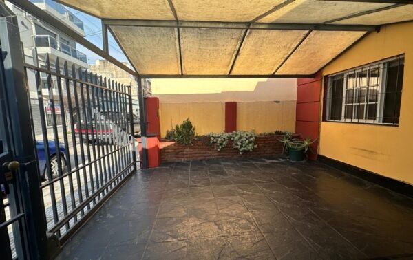 casa en 4 ambientes - vicente a de echevarria 5300 - Imagen 3