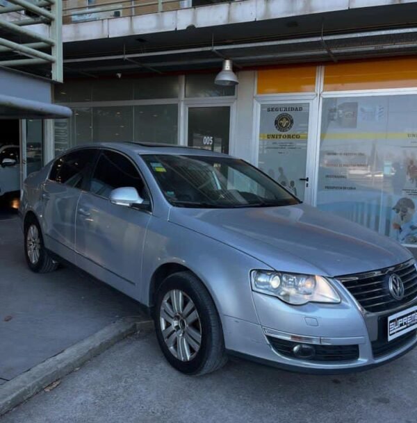 VW PASSAT LUXURY DSG - Imagen 2