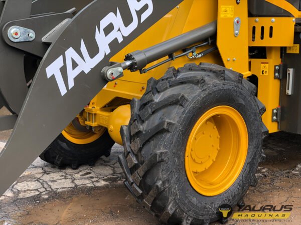 Pala Cargadora Taurus modelo: CTX926 Serie II - Capacidad 1,0 m³ - Imagen 3