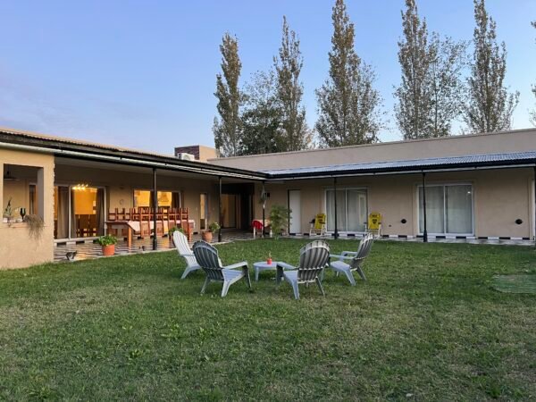 Casa En Venta En La Escondida Manzanares Pilar (Venta)