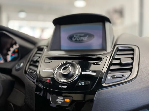 FORD FIESTA TITANIUM DESING 1.6 - Imagen 14