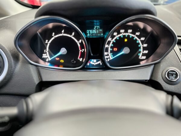 FORD FIESTA TITANIUM DESING 1.6 - Imagen 12