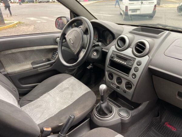 Ford fiesta Max 2009 - Imagen 4