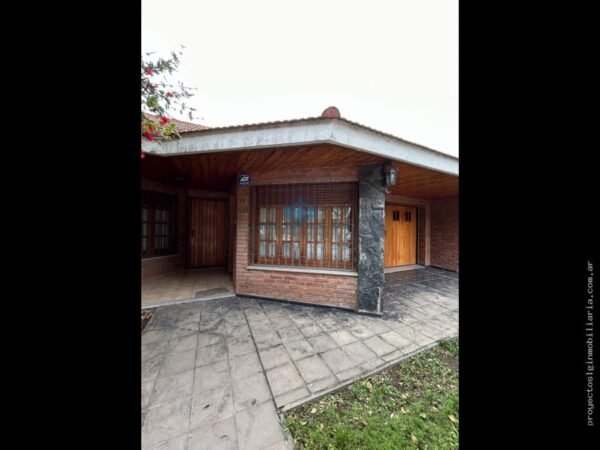 VENTA – CASA 3 DORMITORIOS + AMPLIO QUINCHO – JESÚS MARÍA