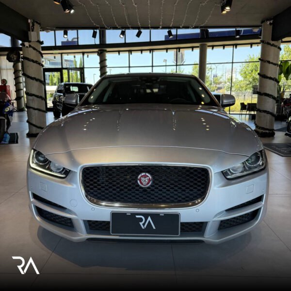 JAGUAR XE 2.0 SE 240CV - Imagen 2