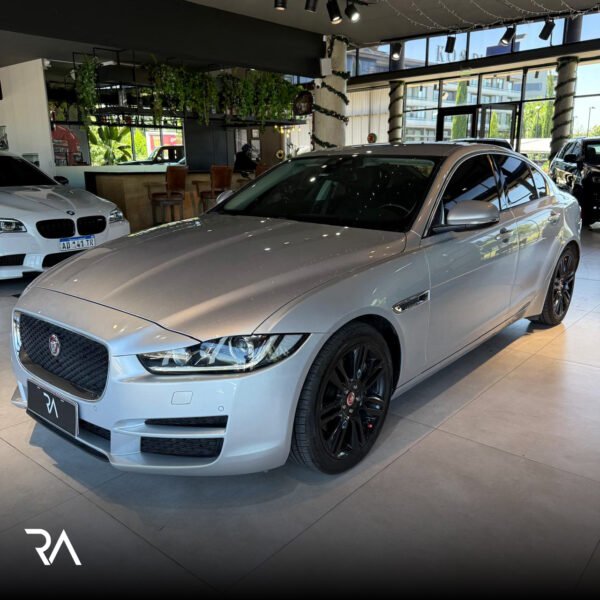 JAGUAR XE 2.0 SE 240CV - Imagen 3