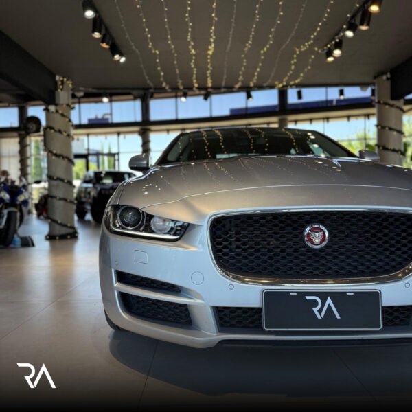 JAGUAR XE 2.0 SE 240CV - Imagen 13