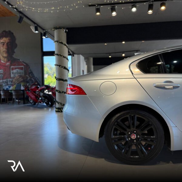 JAGUAR XE 2.0 SE 240CV - Imagen 14