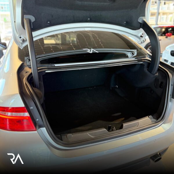 JAGUAR XE 2.0 SE 240CV - Imagen 11