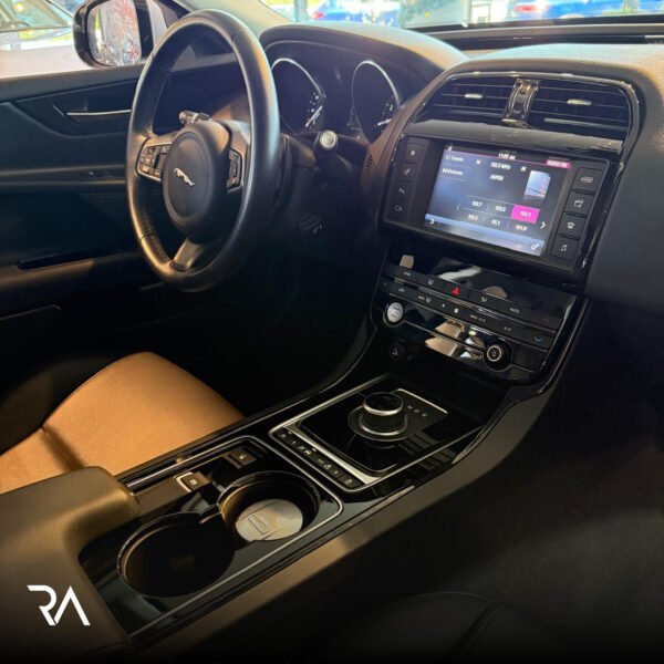 JAGUAR XE 2.0 SE 240CV - Imagen 16