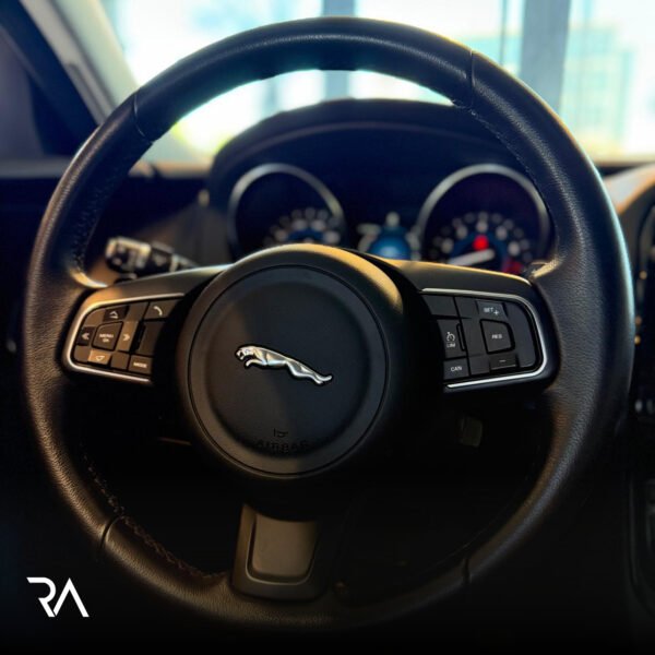 JAGUAR XE 2.0 SE 240CV - Imagen 15