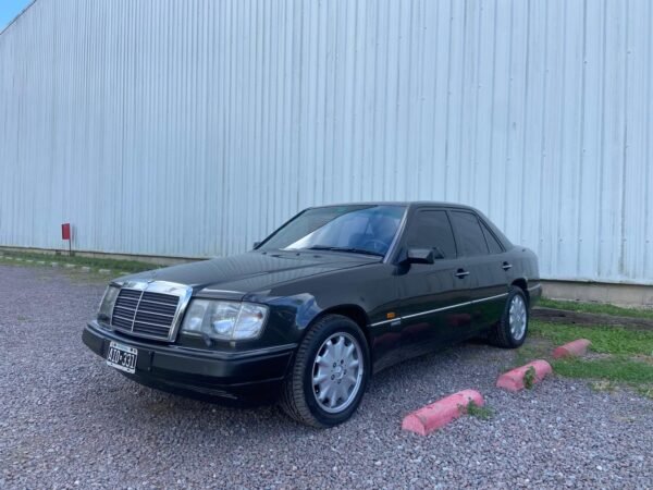Mercedes Benz e300 24