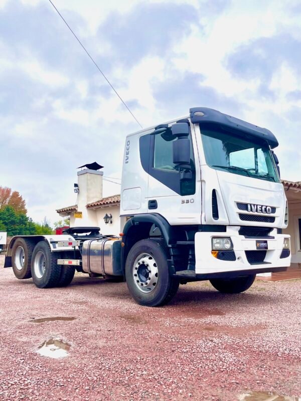 Camión Iveco Cursor 330 año 2013