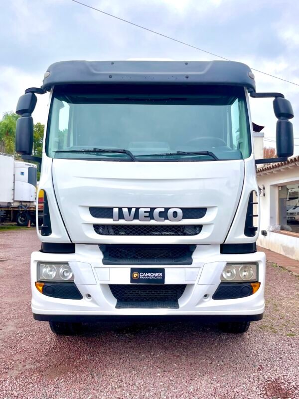 Camión Iveco Cursor 330 año 2013 - Imagen 2