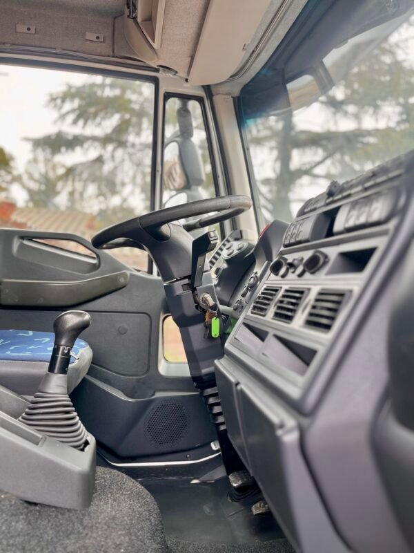 Camión Iveco Cursor 330 año 2013 - Imagen 9