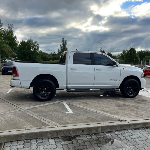 RAM 1500 5.7 LARAMIE NIGTH EDITION - Imagen 7