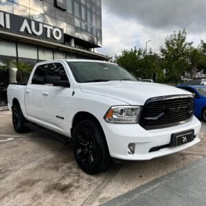RAM 1500 5.7 LARAMIE NIGTH EDITION
