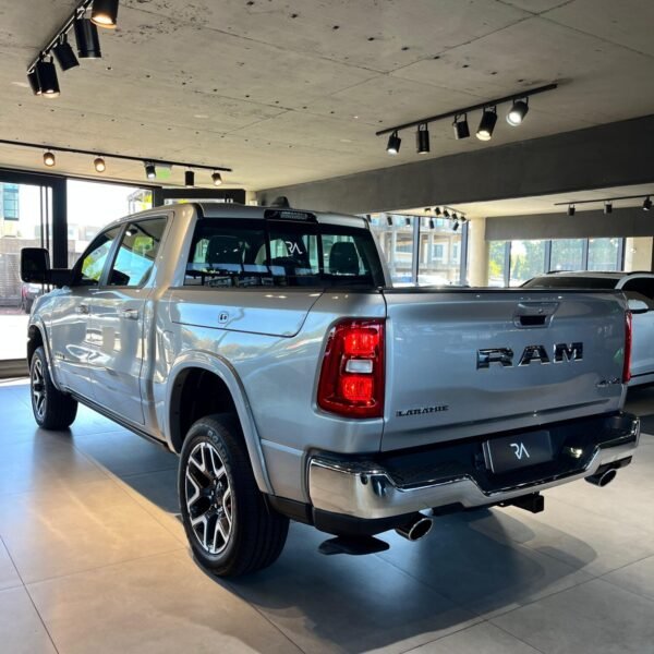 RAM 1500 3.0 LARAMIE 4X4 AT8 - Imagen 9