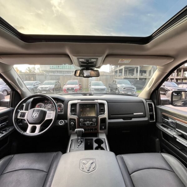RAM 1500 5.7 LARAMIE NIGTH EDITION - Imagen 11