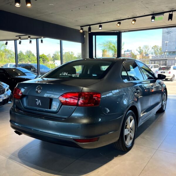 VOLKSWAGEN VENTO 2.5 LUXURY 170CV TIPTRONIC - Imagen 5